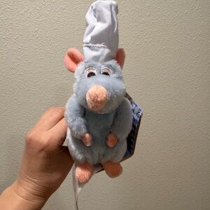 Disney Plush Ratatouille 
Shoulder Magnetic Pal, NWT